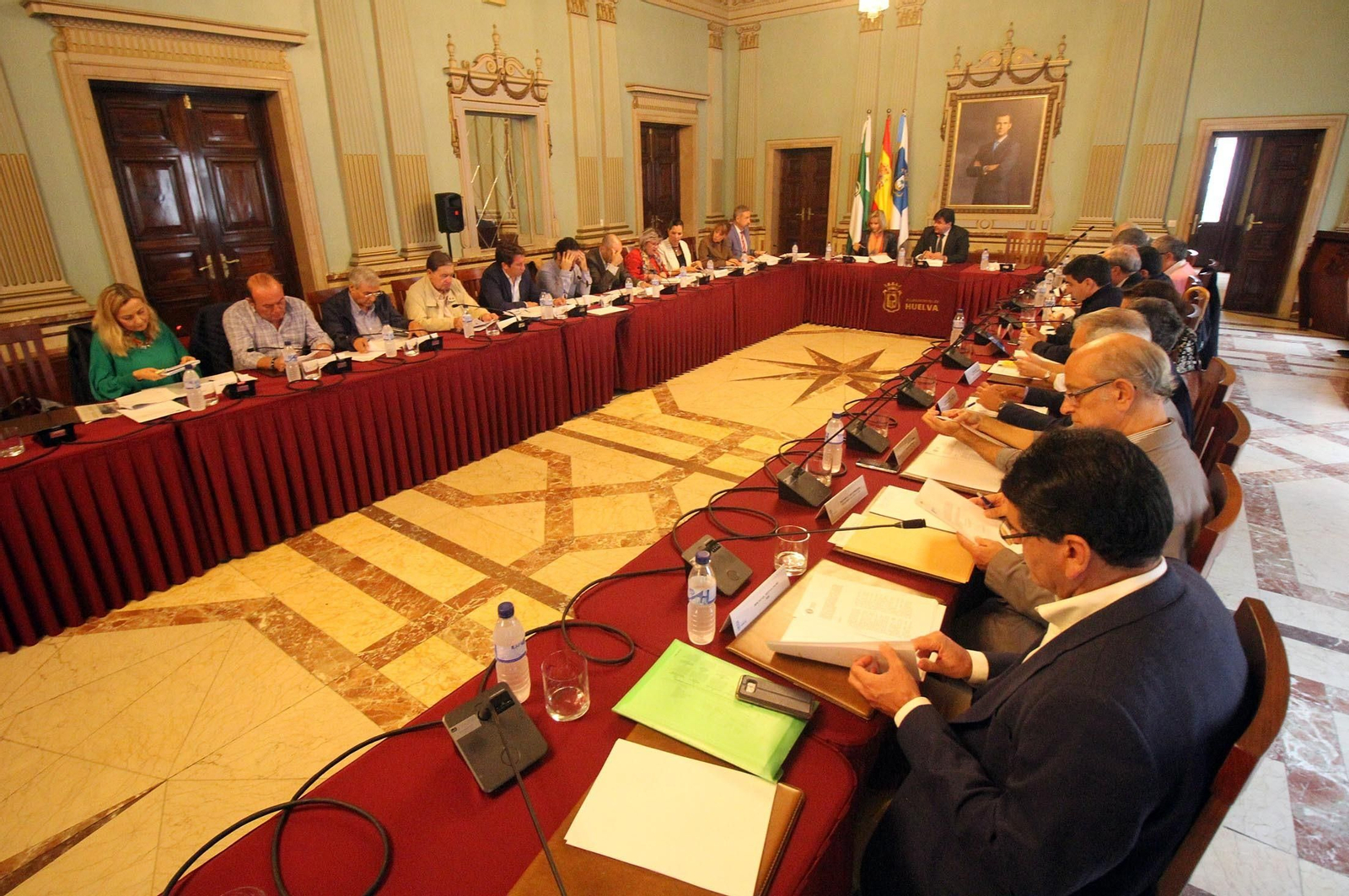 Imágenes de la reunión de la Mesa de Fosfoyesos