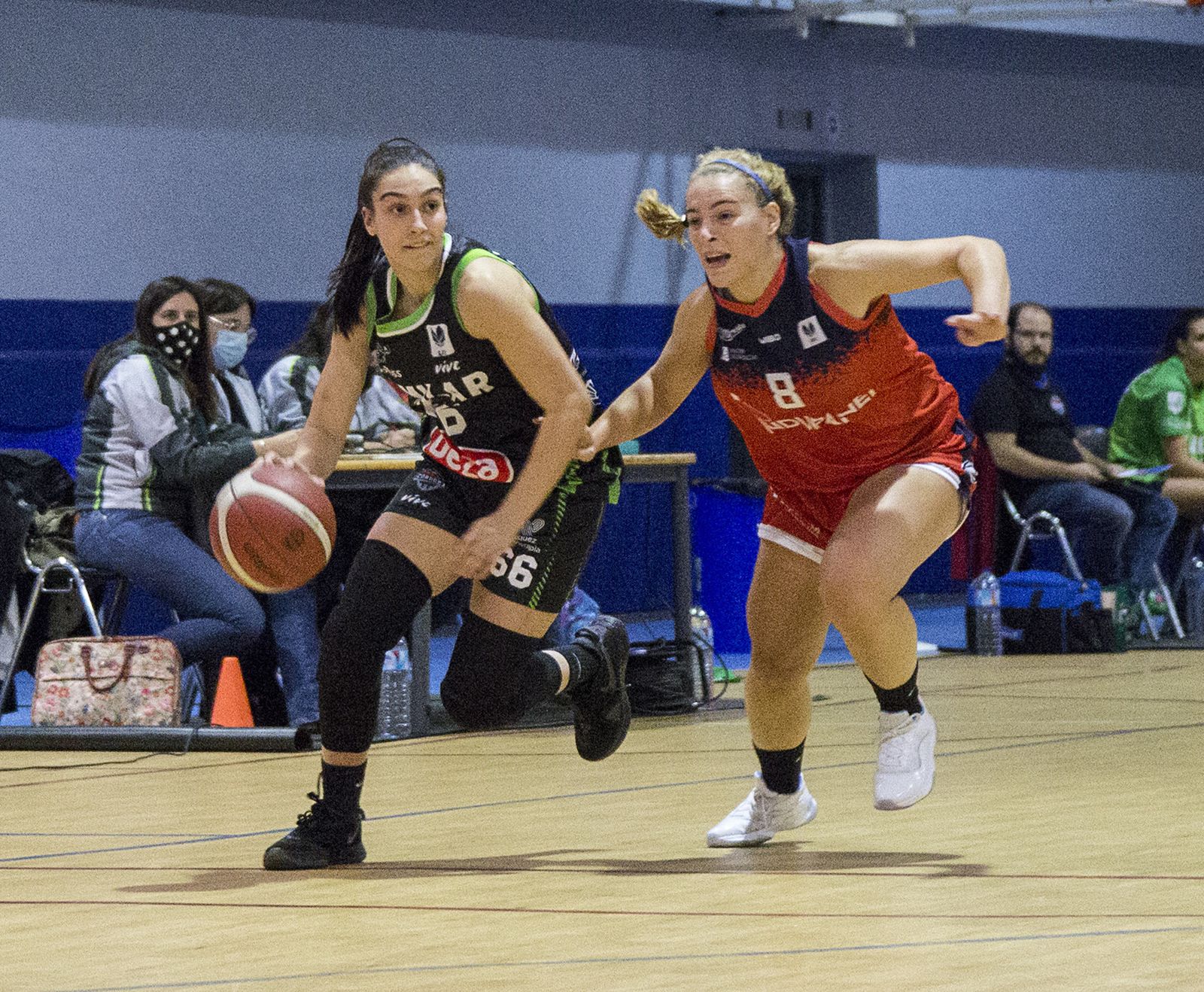 Carlota Menéndez durante la pasada campaña como jugadora del Milar Córdoba BF.