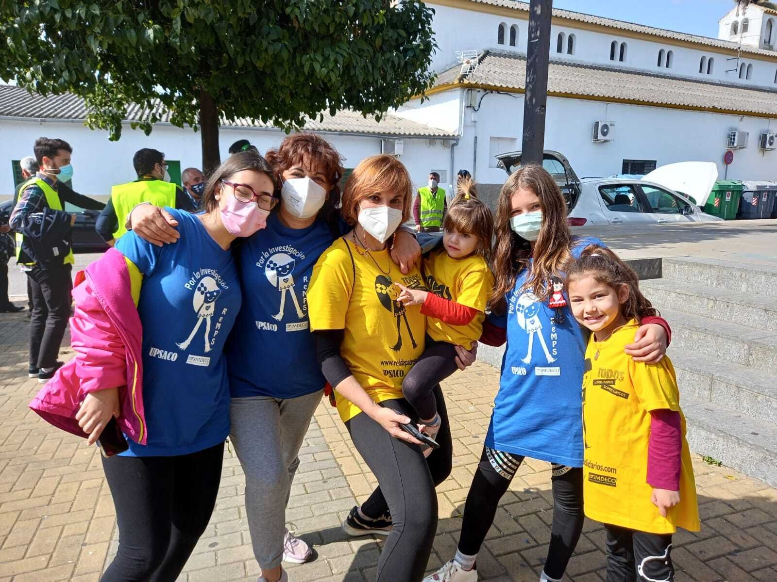 Algunas de las personas que han celebrado el Día de las Enfermedades Raras en Córdoba.