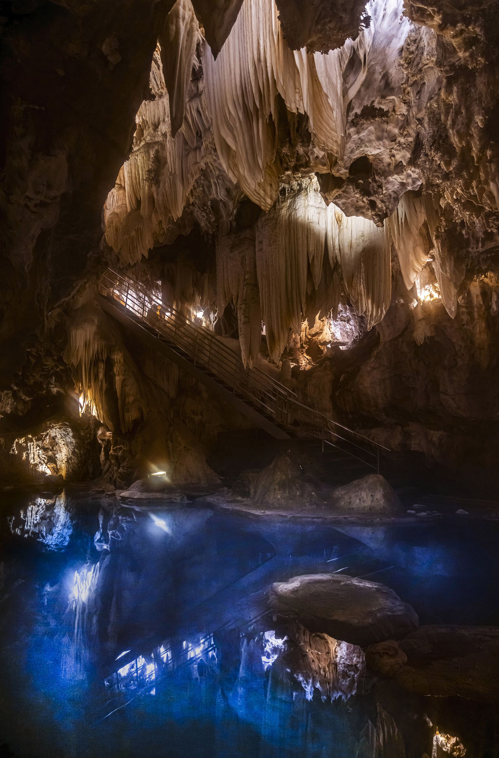 Viaje al interior de la Gruta de las Maravillas