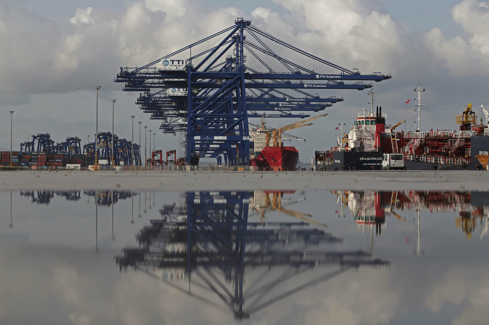 Los terrenos de la Fase B de Isla Verde Exterior y TTI Algeciras, este martes.