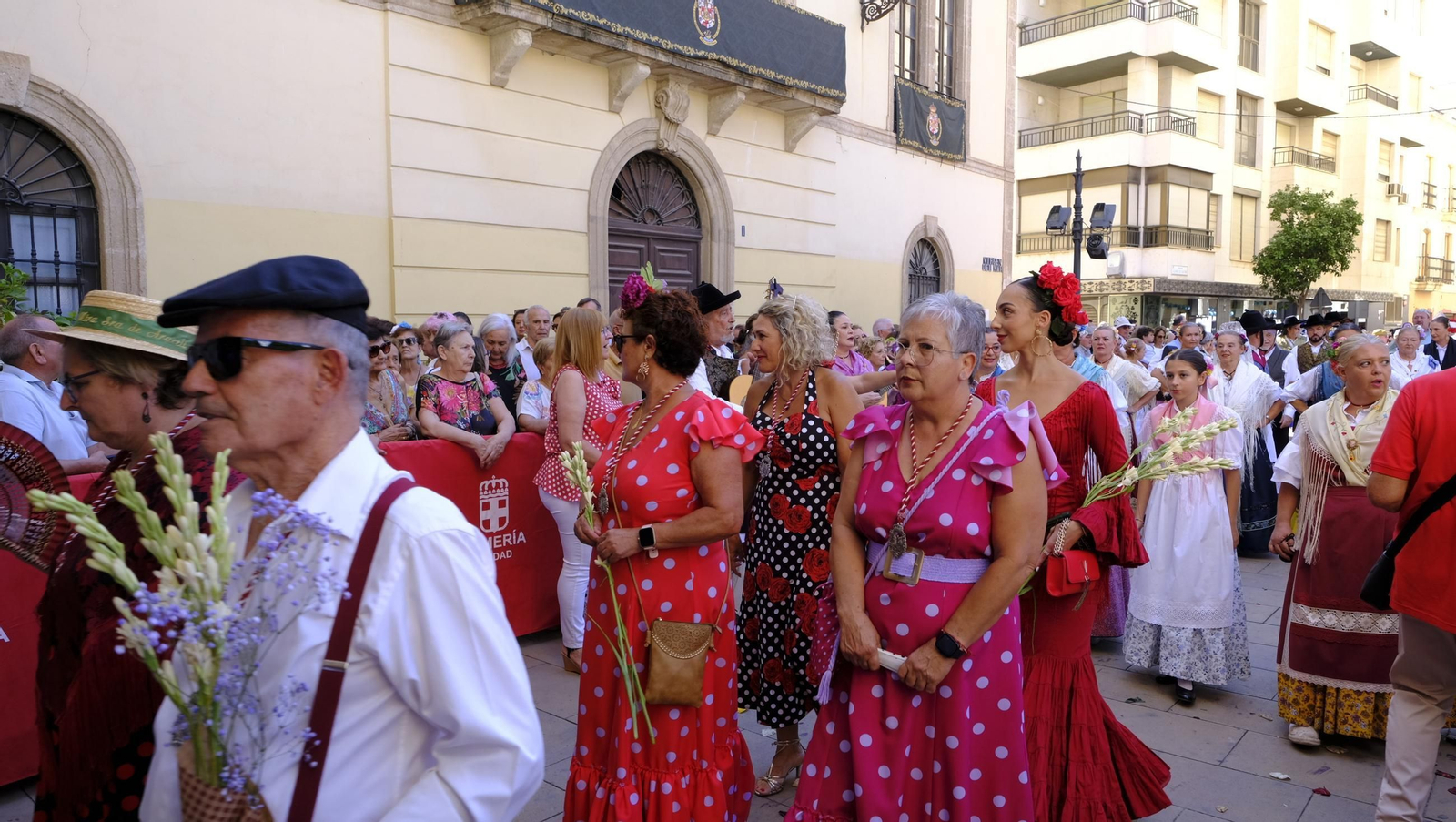 La ofrenda floral a la Virgen del Mar en la Feria de Almería 2025, en imágenes