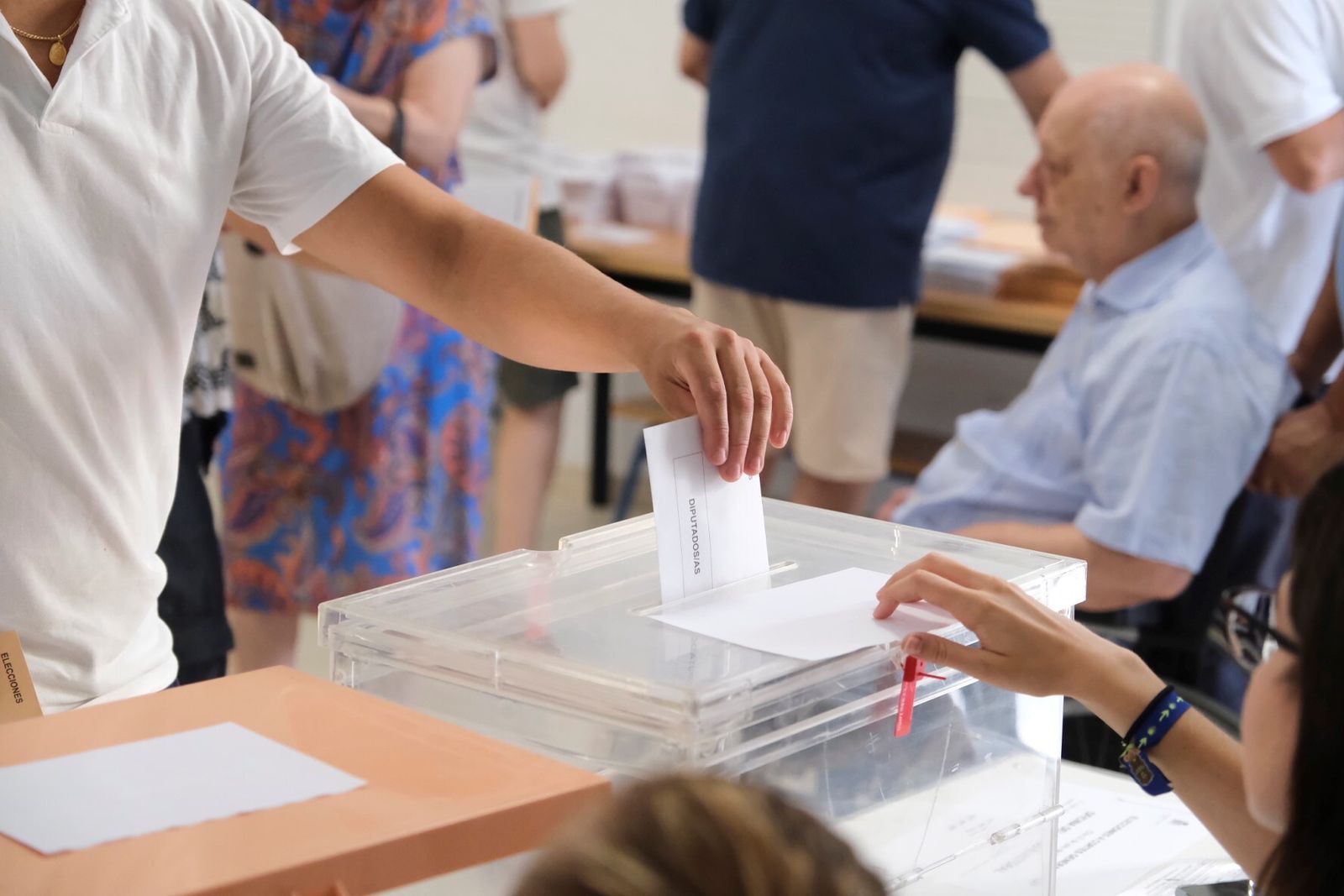 La jornada electoral en Córdoba, en imágenes