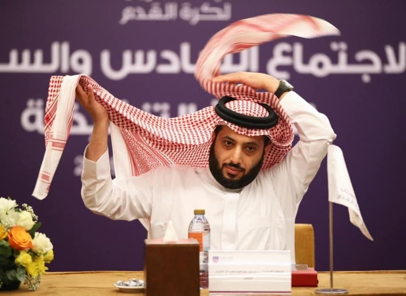 El nuevo propietario de la UDAlmería, Turki Al-Sheikh, en una reunión de la FIFA.