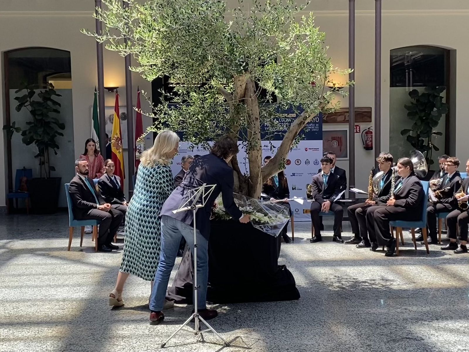 Qué cosas tan raras hacen los políticos