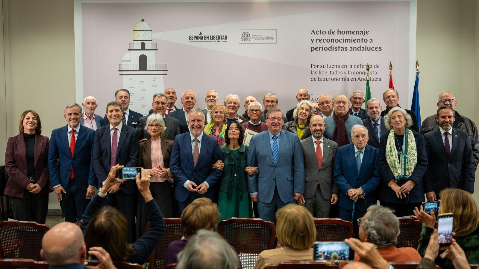 Acto homenajea en Málaga a 30 periodistas por su labor durante la Transición