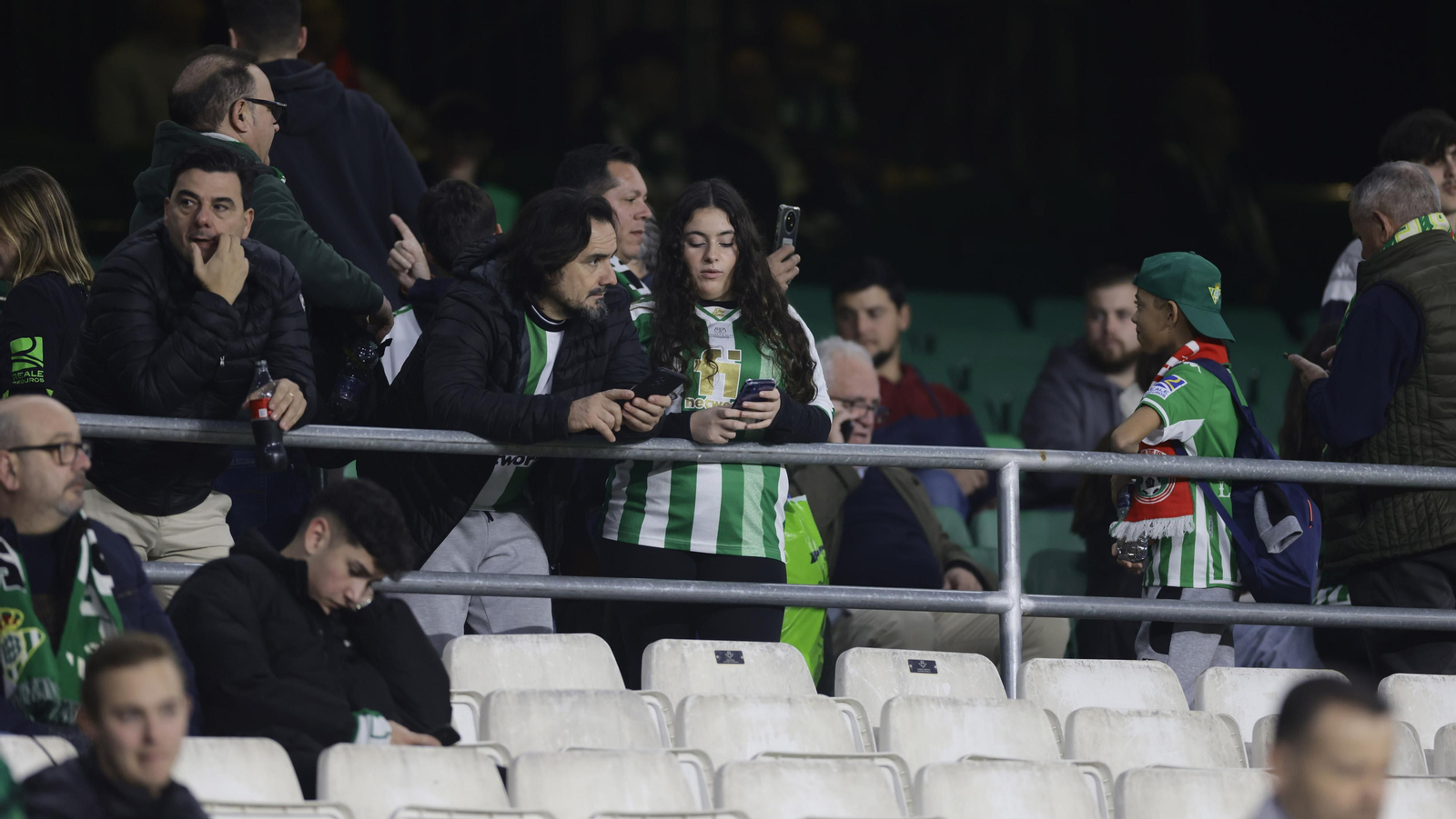 Búscate en las fotos del Betis-Bilbao