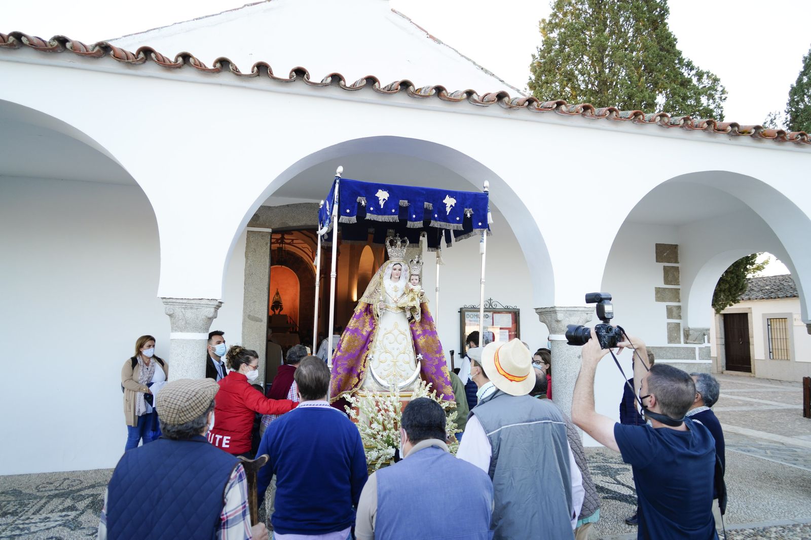Las fotografías del traslado de la Virgen de Luna al santuario de La Jara