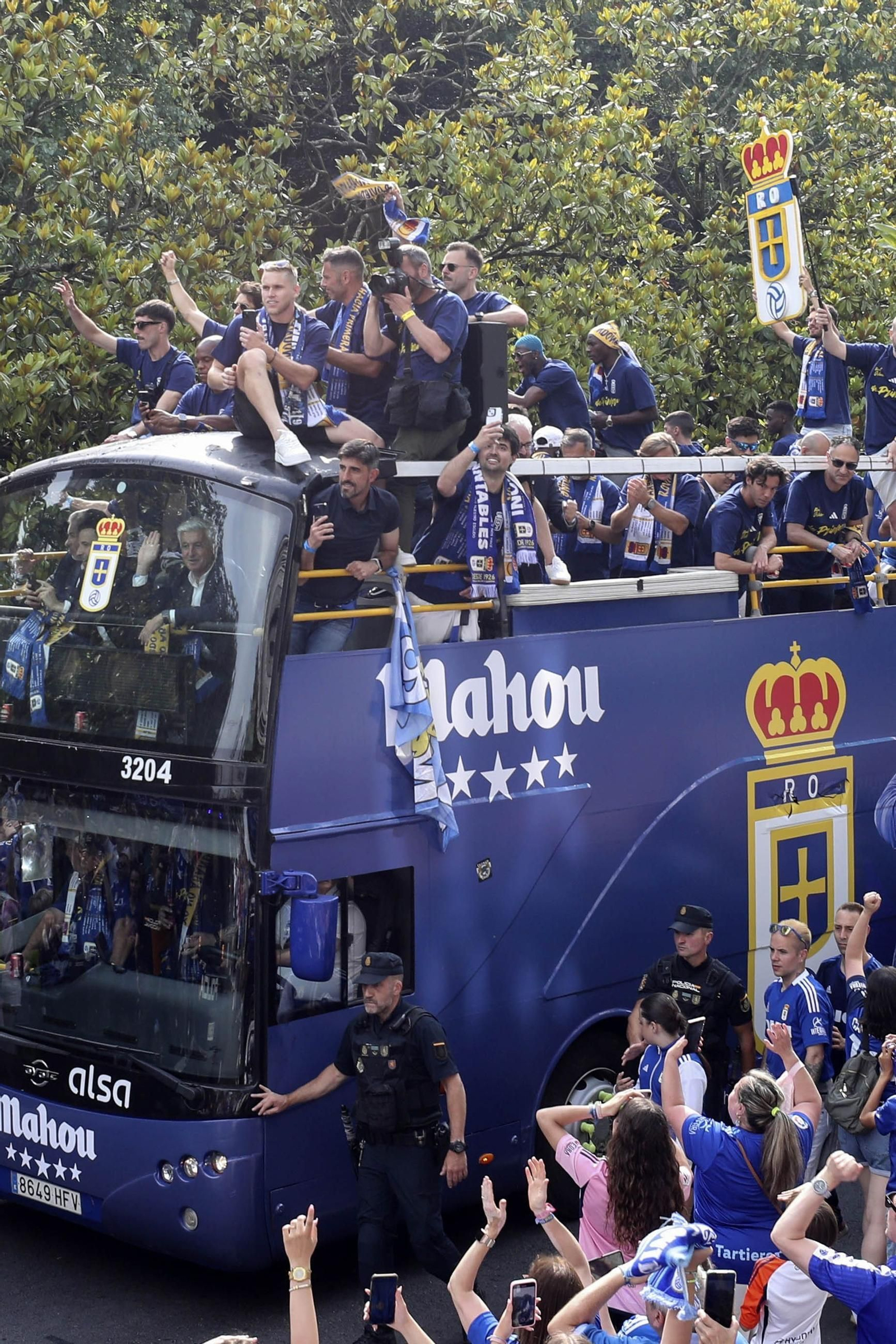 Las fotos del ascenso del Oviedo ante el Mirandés