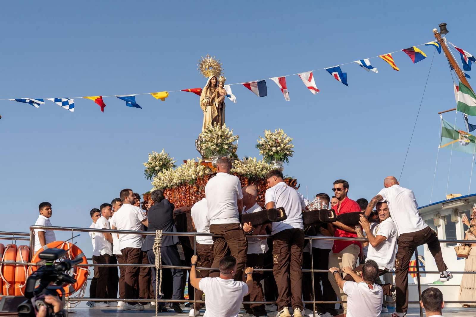 Imágenes de la Solemne Procesión marítima de la Virgen del Carmen en Punta Umbría