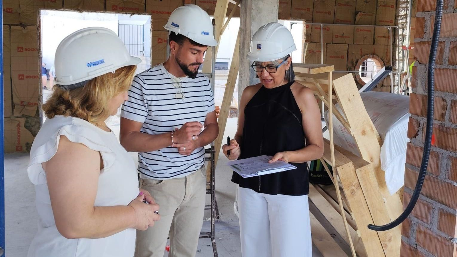 El alcalde Marco Pérez visita las obras de la nueva Escuela Municipal de Educación Infantil de Moclín (2)