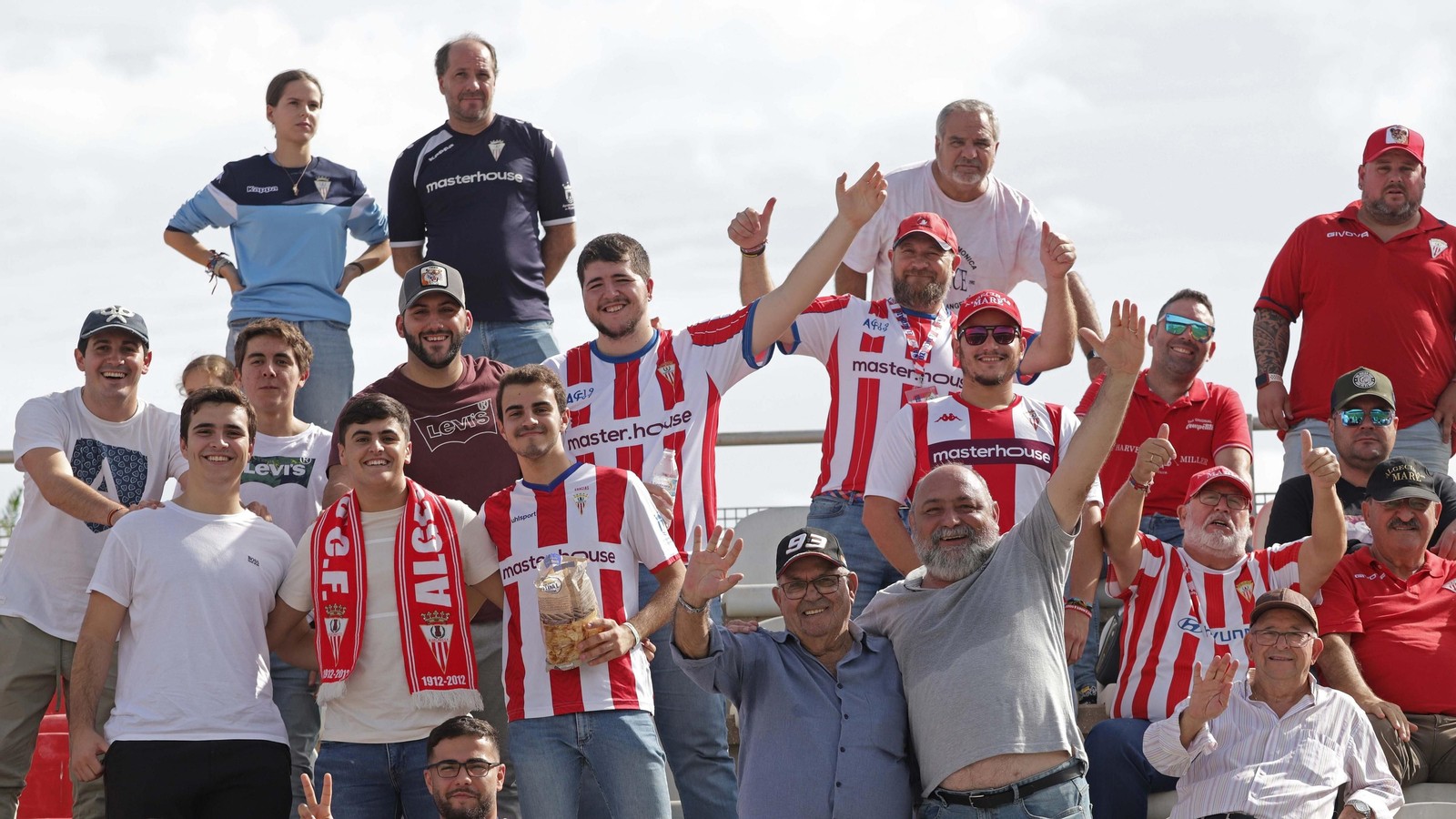 Fotos de la afición en el Nuevo Mirador