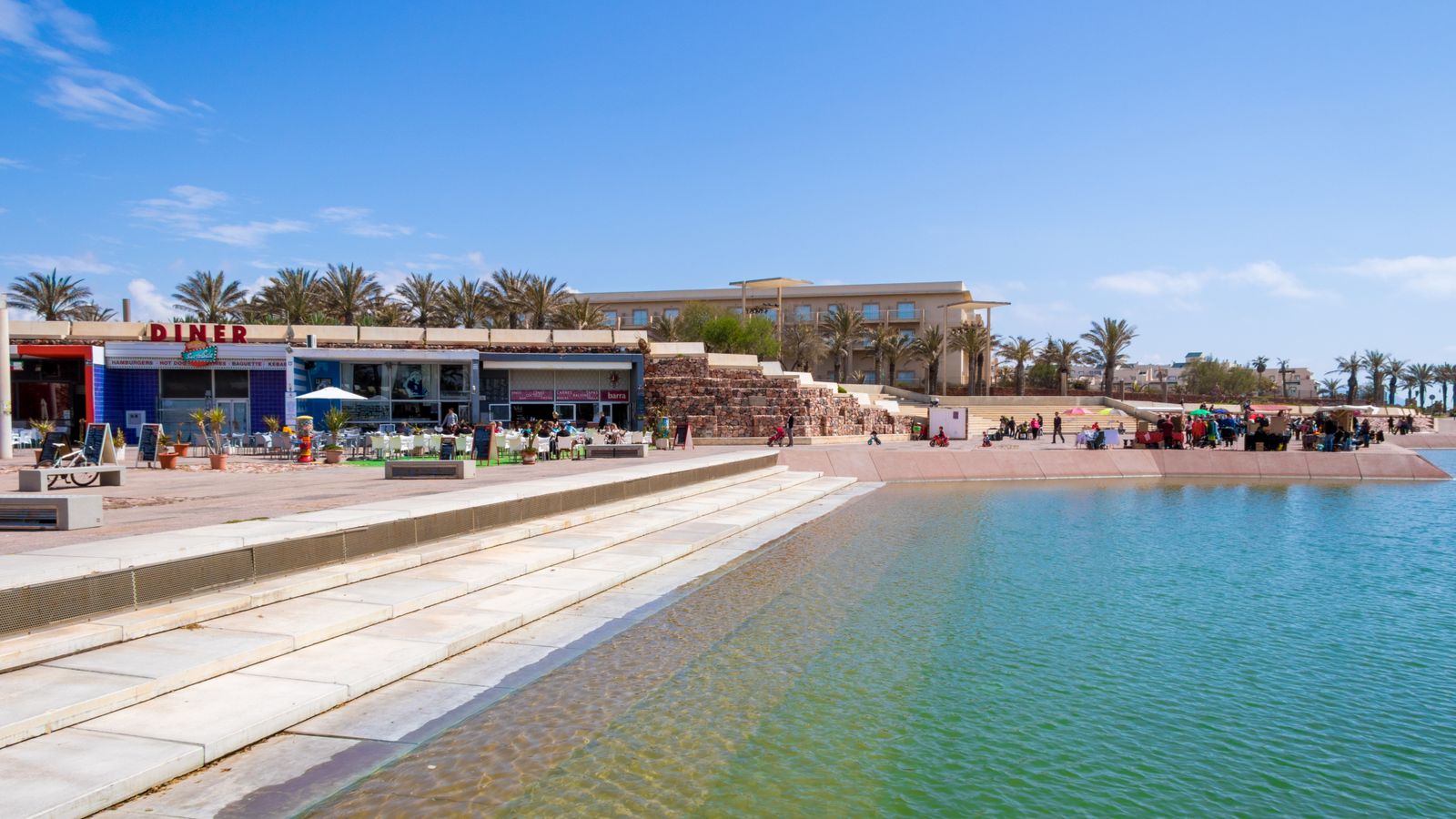 La urbanización de El Toyo combina ocio y descanso