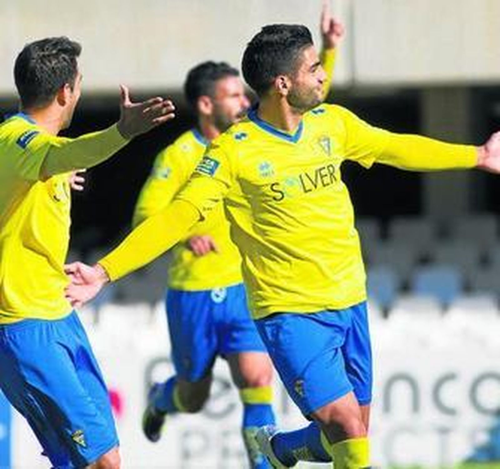 Jona festeja uno de sus recientes tantos.