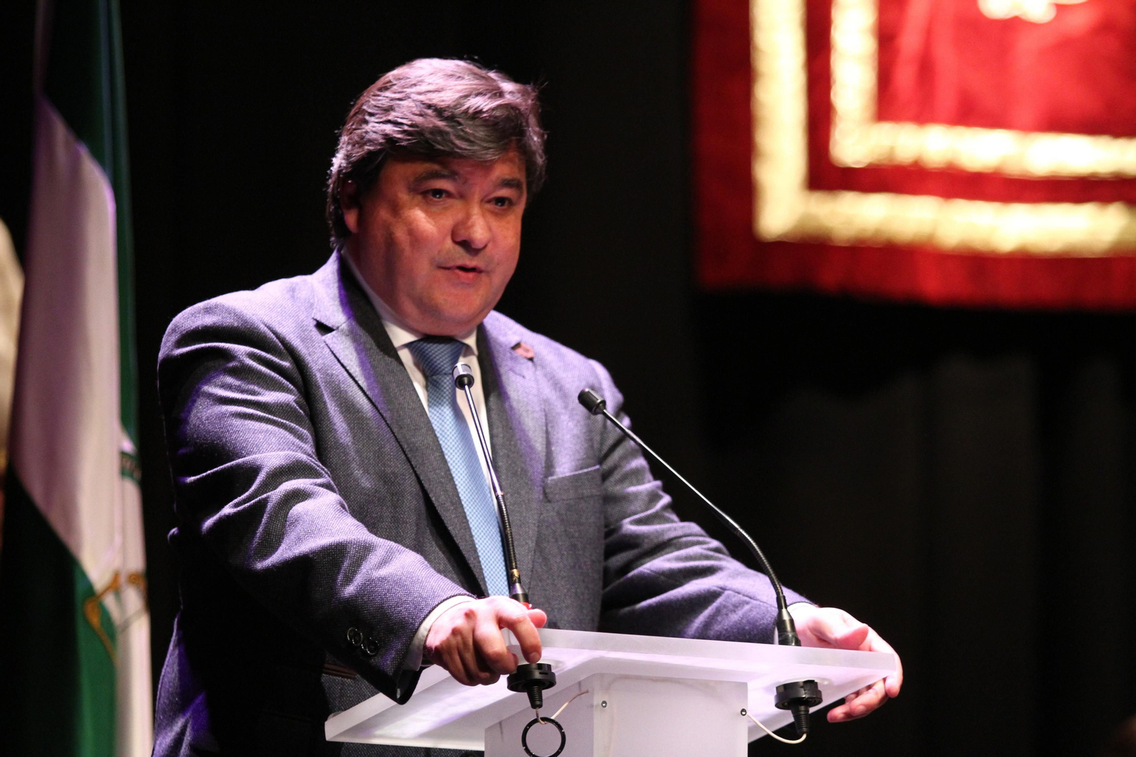 La policía Local entrega las medallas en el día de su patrón