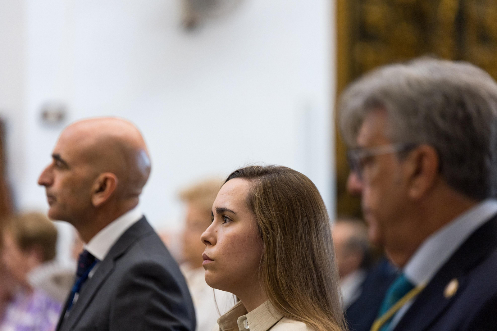 Las imágenes de la función y el besamanos a la Virgen del Carmen en San Fernando
