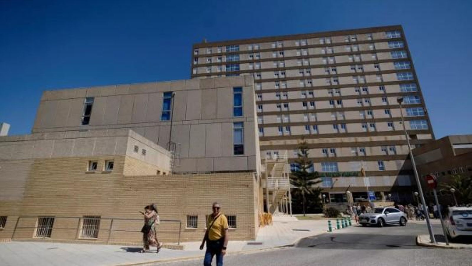 Imagen reciente de la fachada del hospital de San Carlos.