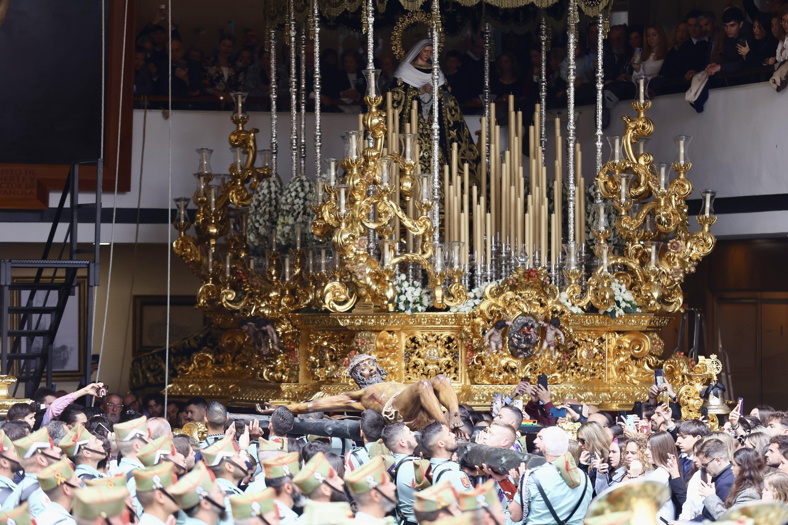 Las fotos de la Legión en el traslado del Cristo de Mena en Málaga este Jueves Santo Las fotos de la Legión en el traslado del Cristo de Mena en Málaga este Jueves Santo