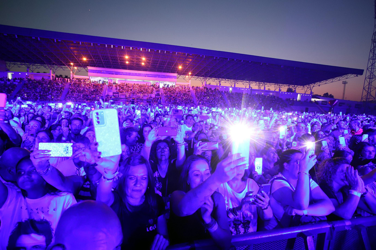 Las mejores imágenes de Manuel Carrasco en su concierto en Huelva
