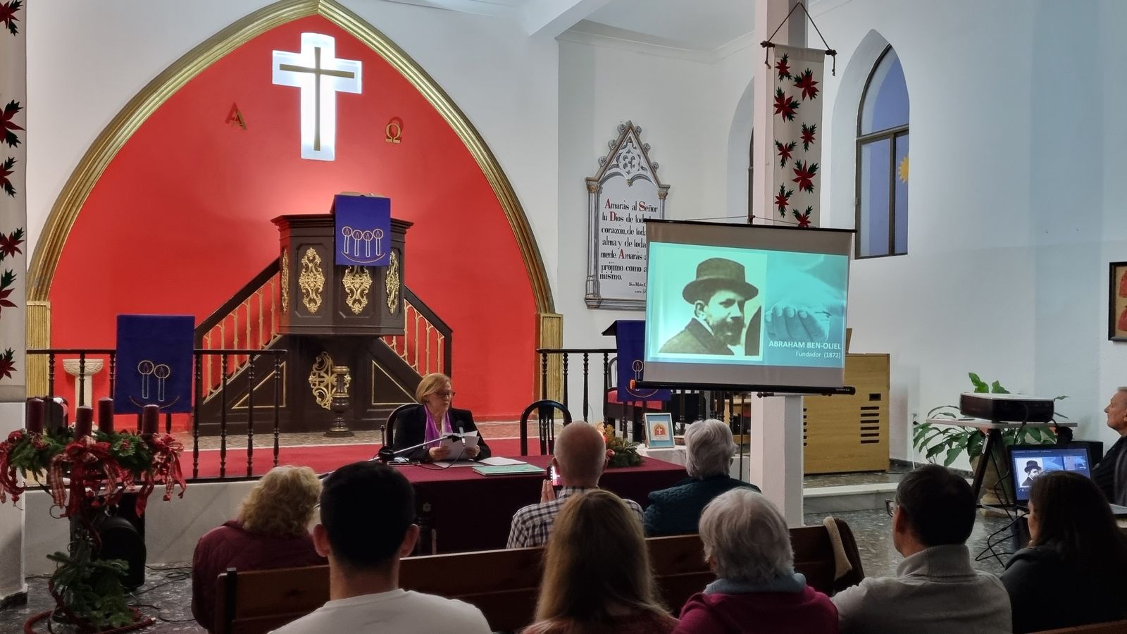 Un momento de la conferencia celebrada en el contexto del 150 aniversario de la presencia protestante en San Fernando.