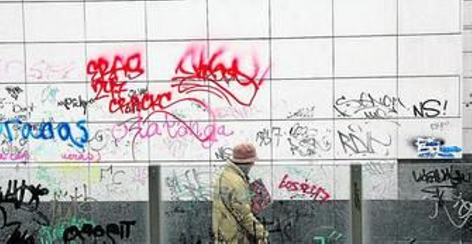 El grupo socialista ha criticado la "afición" municipal de poner multas a los ciudadanos como método recaudatorio.