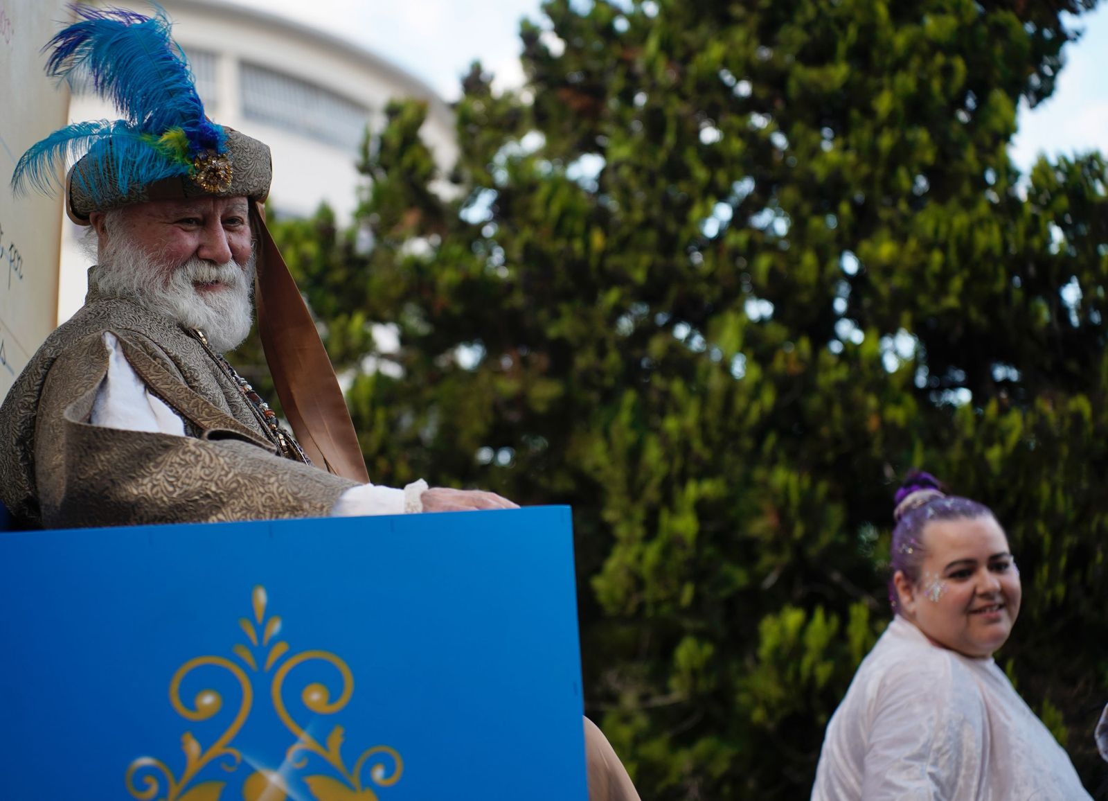 Búscate en las fotos de la cabalgata de Reyes Magos 2026 en Algeciras