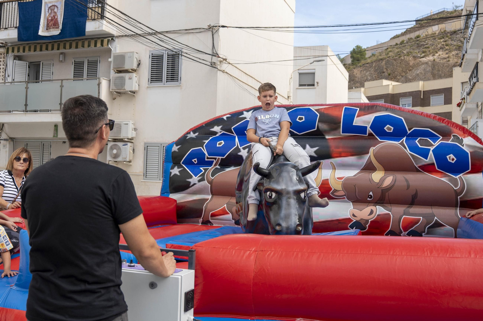 Las imágenes del taller de toros para niños y toro mecánico en Macael