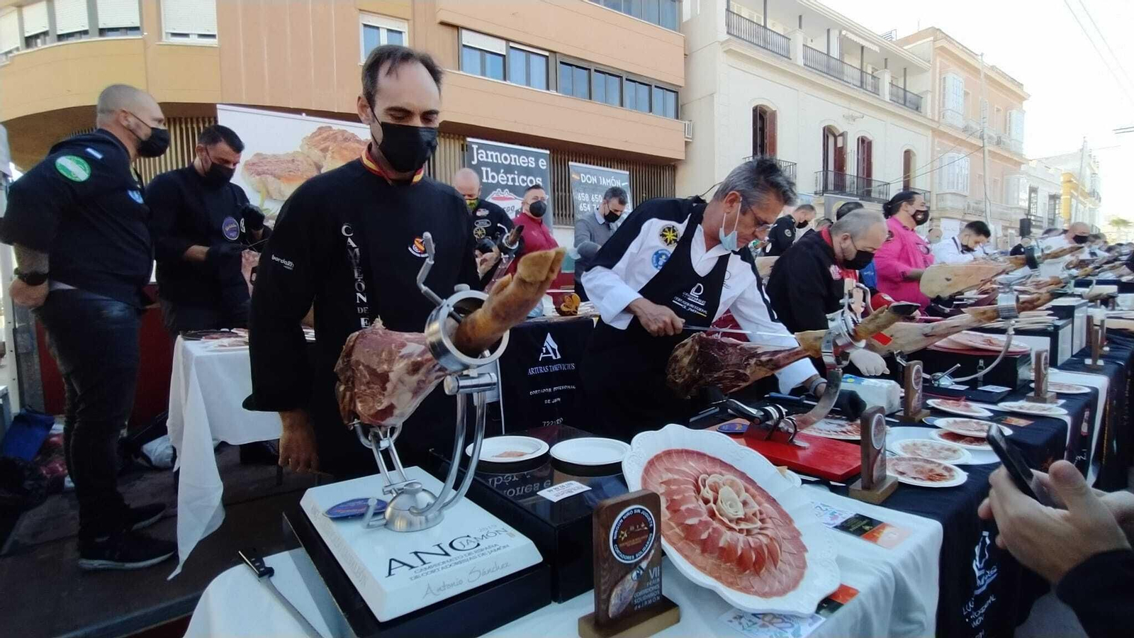 Feria Solidaria de Cortadores de Jamón en San Fernando