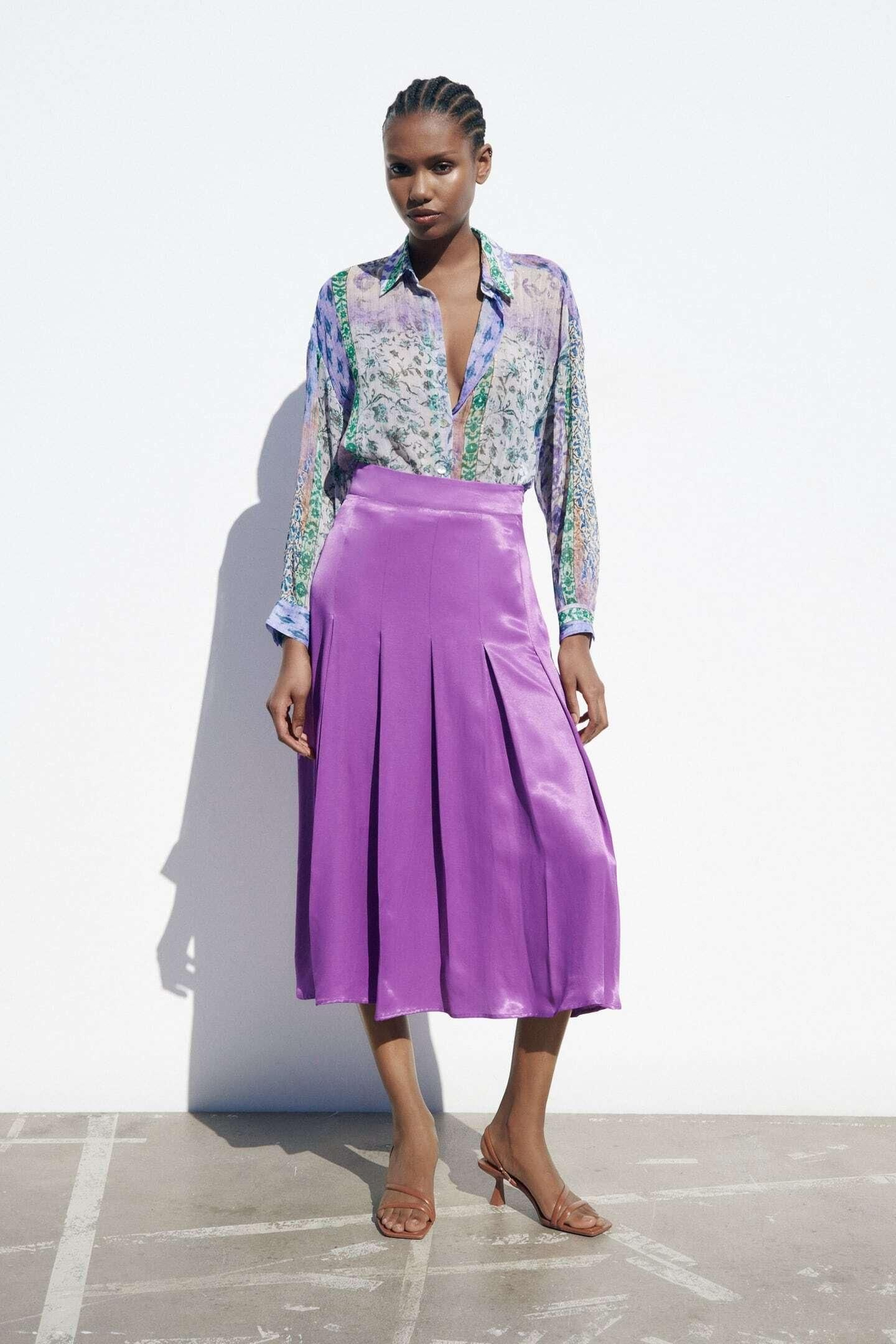 Falda midi morada de Zara. Falda midi morada de Zara.