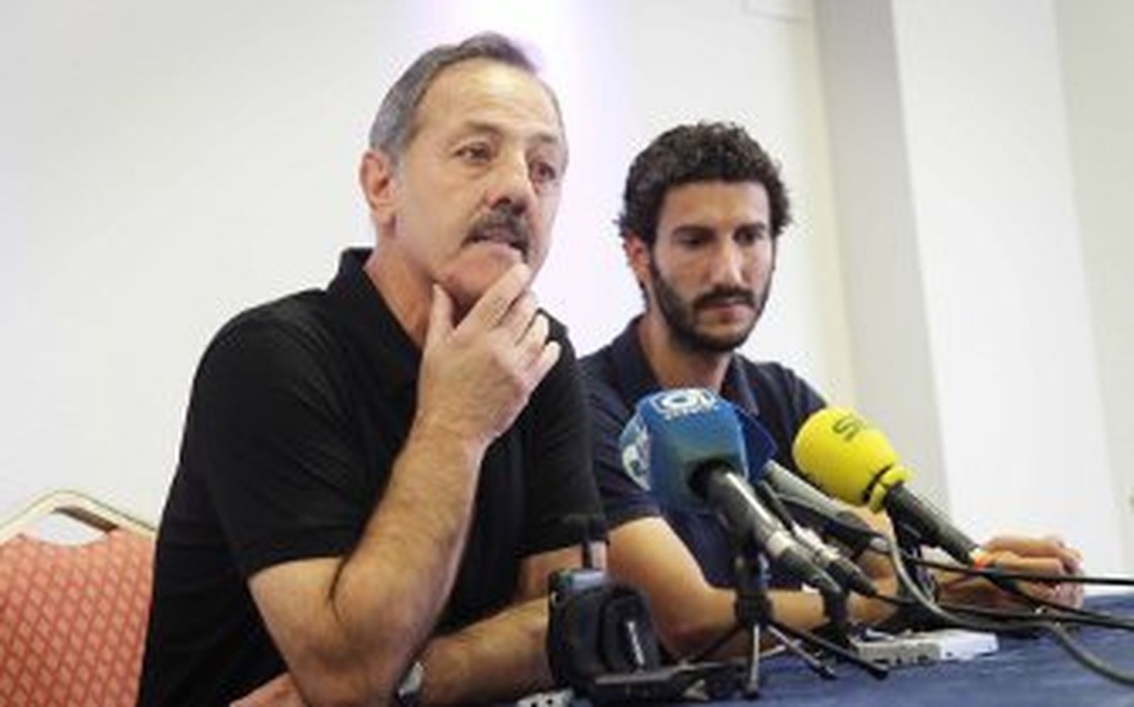 Carlos Orúe y Álvaro Coca, durante la rueda de prensa que ofrecieron el pasado jueves./Vanesa Lobo