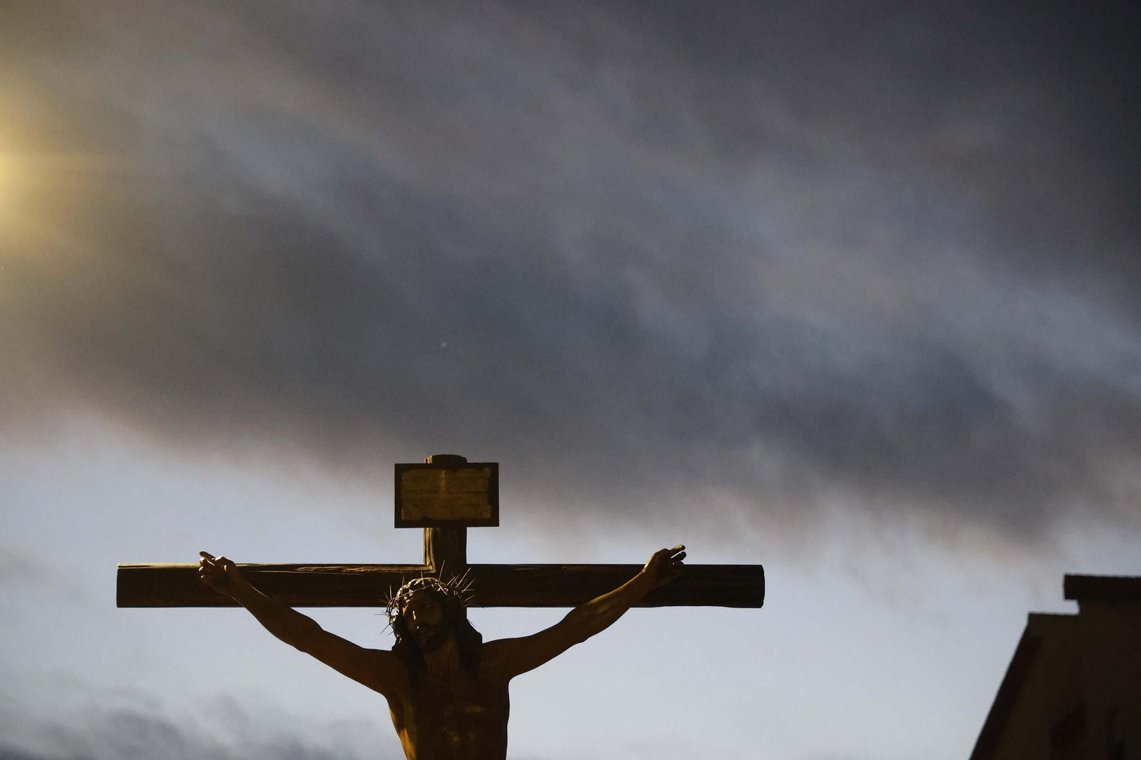 Fotos del Miércoles Santo en La Línea Oración en el Huerto, Abandono y Medinaceli
