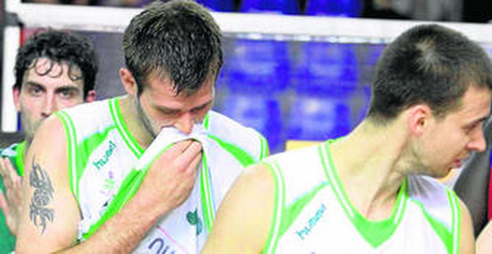 Joel Freeland, Berni y Tripkovic se retiran tras el partido ante el Barcelona del jueves.