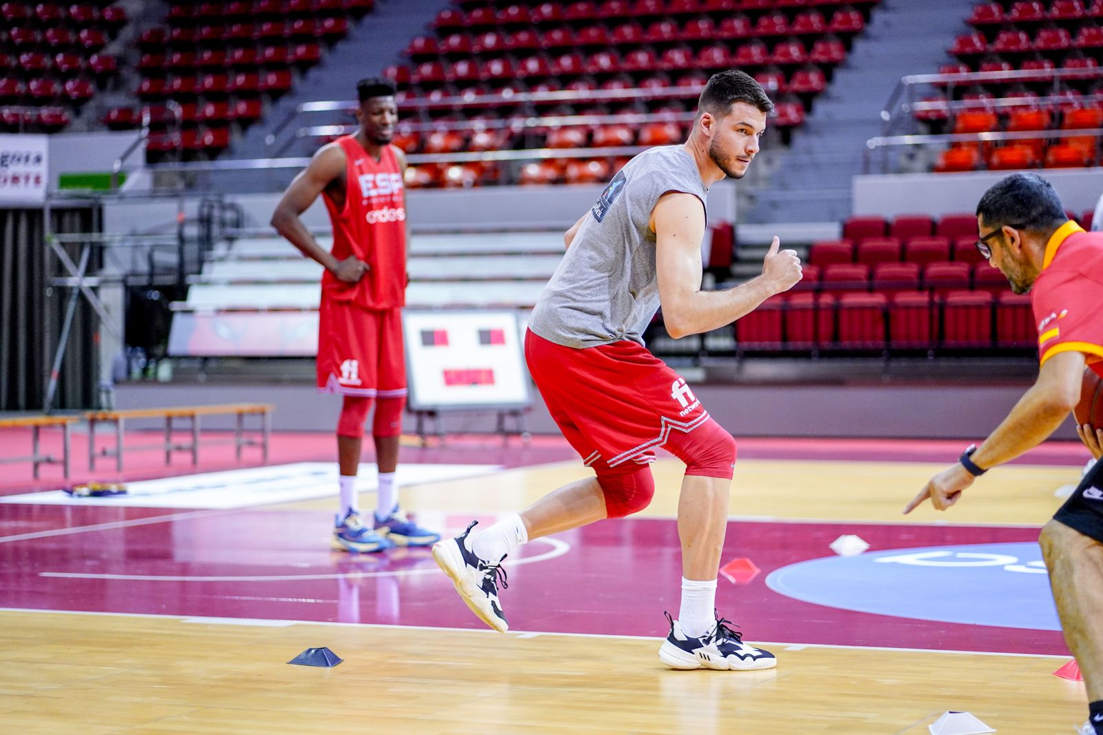 España empieza a trabajar con Brizuela, Barreiro, Alberto Díaz y Jaime Fernández