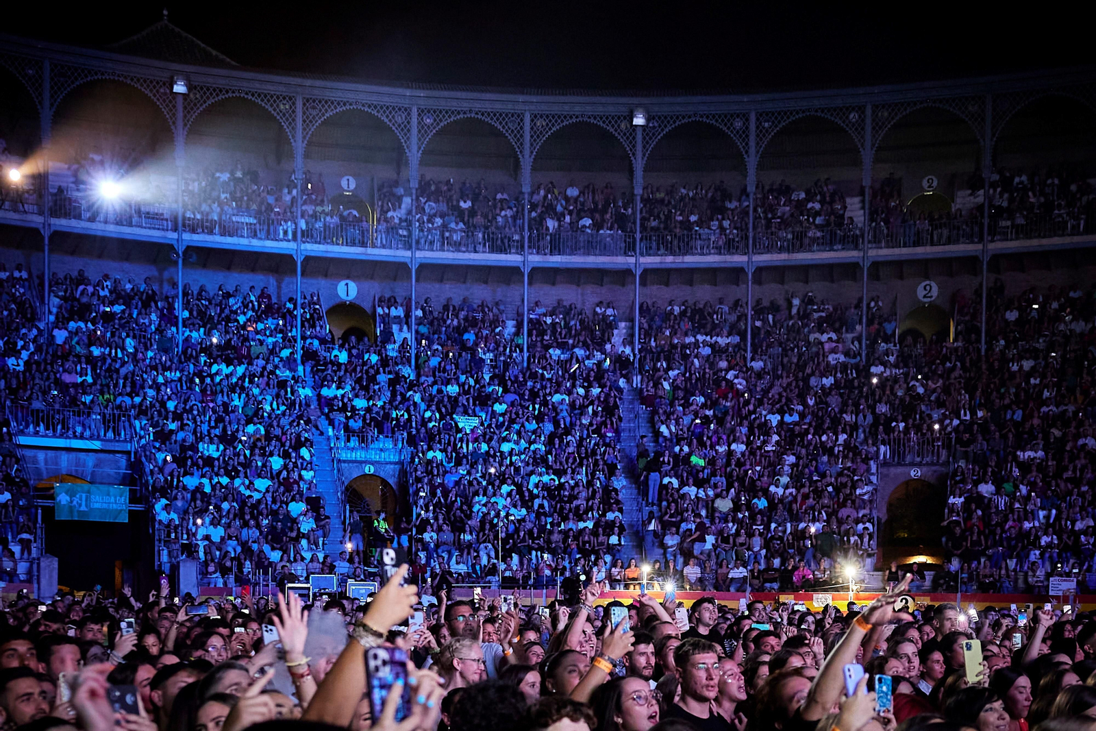 Maka triunfa en casa