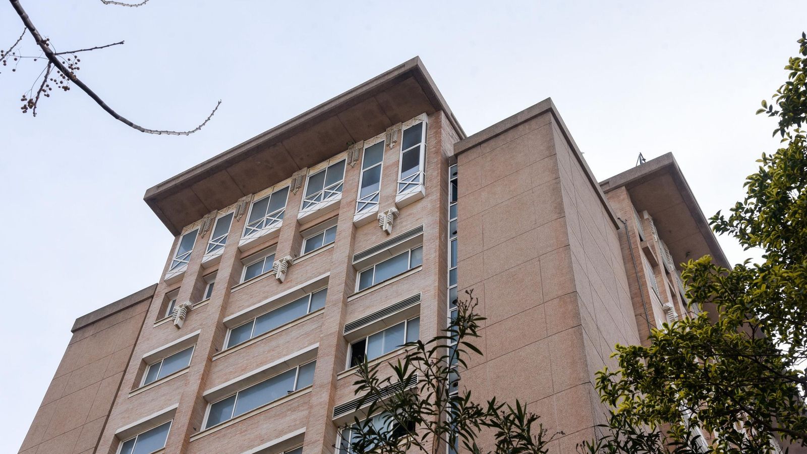 Estado actual de la torre, que anteriormete albergaba la sede de 'Andalucía Emprende'