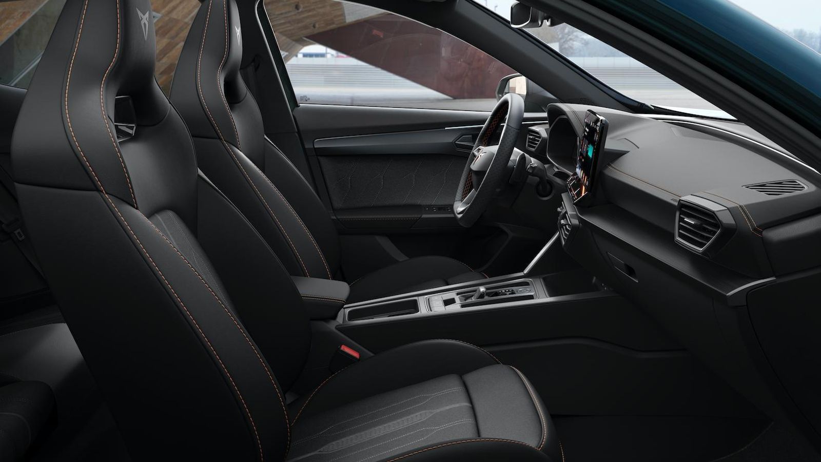 Los asientos de tipo bacquet se reservan para la versión más potente, la de 245 CV, con el acabado VZ.