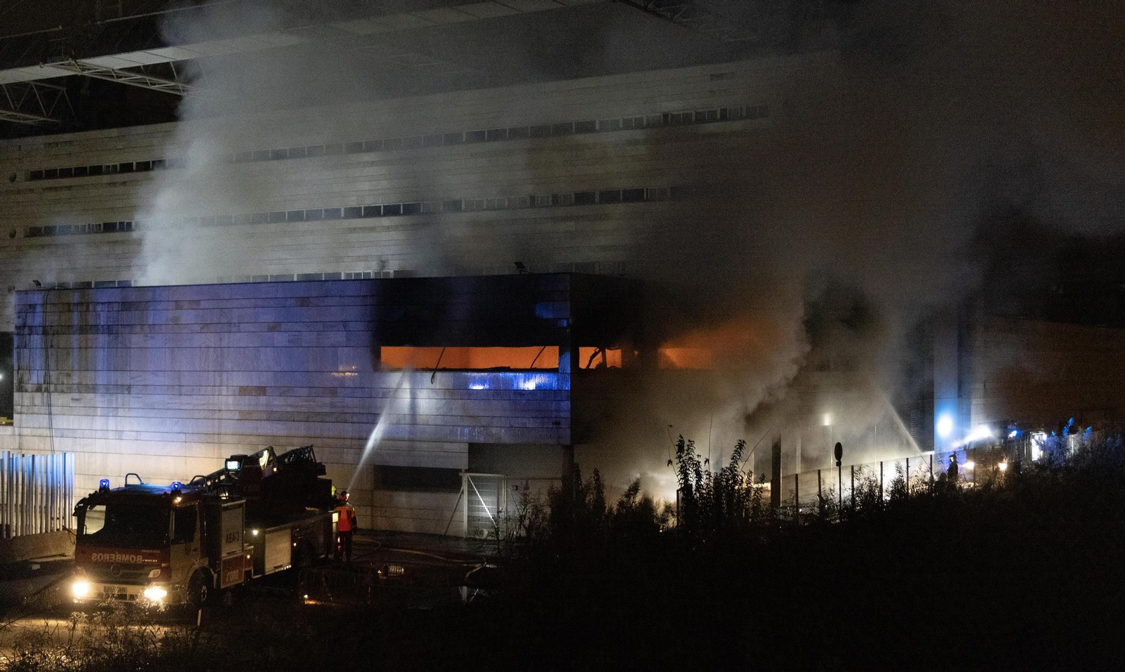El auditorio Rocio Jurado en llamas, todas las fotos