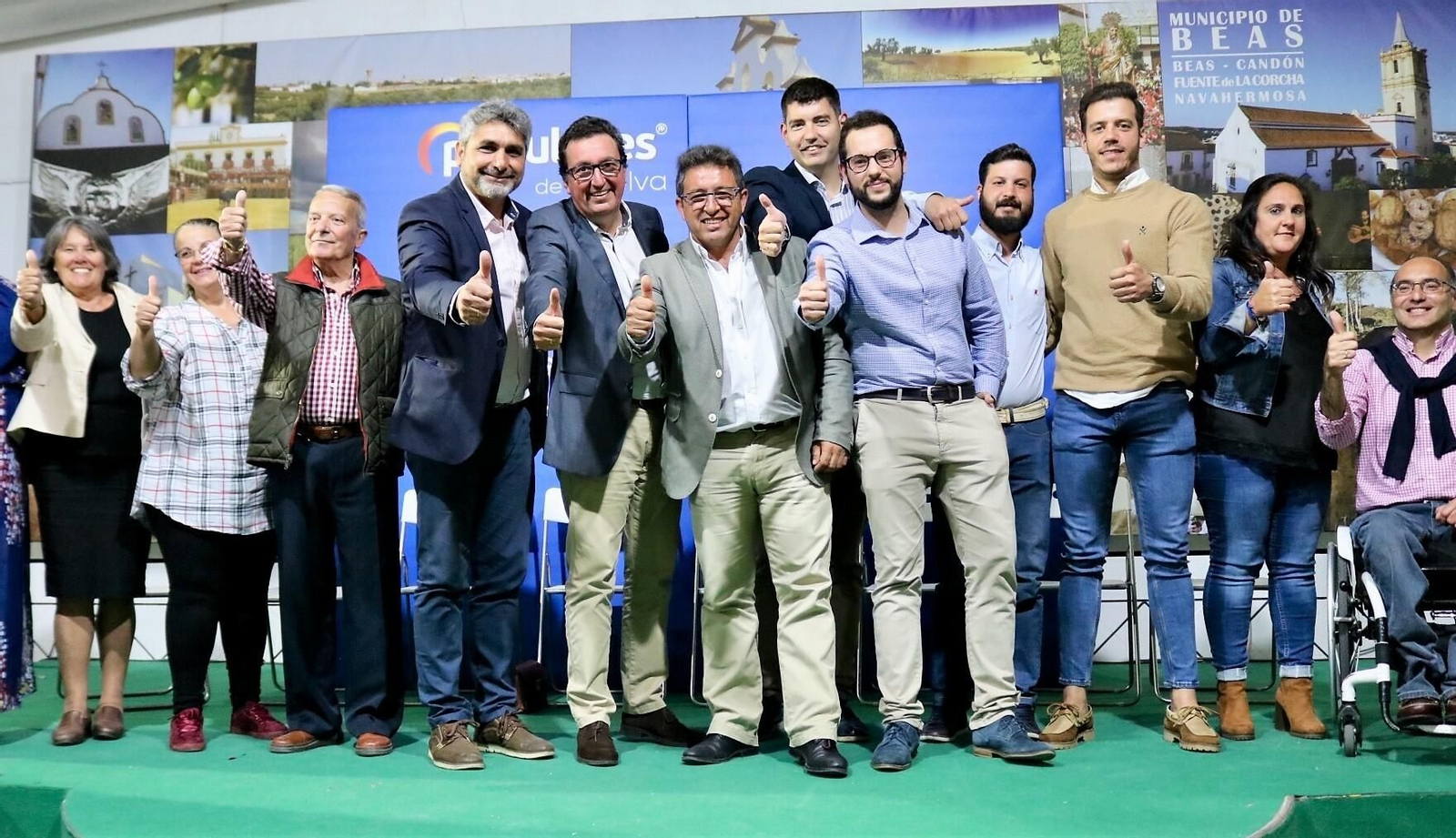La candidatura del PP de Beas con Manuel Andrés González y Juan José Cortés.