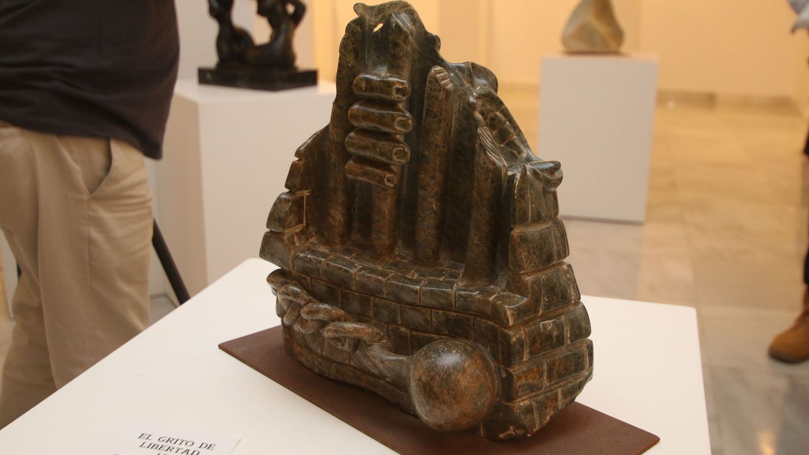 Aunque por su elegancia y buen acabado pueda no parecerlo, ninguno de los presos participantes en los talleres impartidos por Francisco Wuytack contaba con esperiencia previa en esta forma artística tan compleja de materializar.