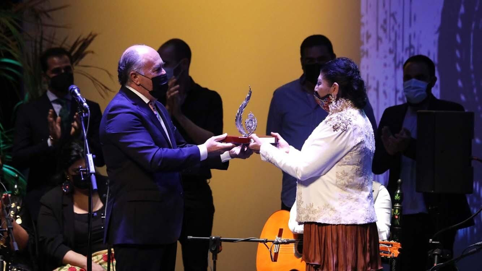 Las fotos de la entrega de la Palma de Plata a Manuela Carrasco