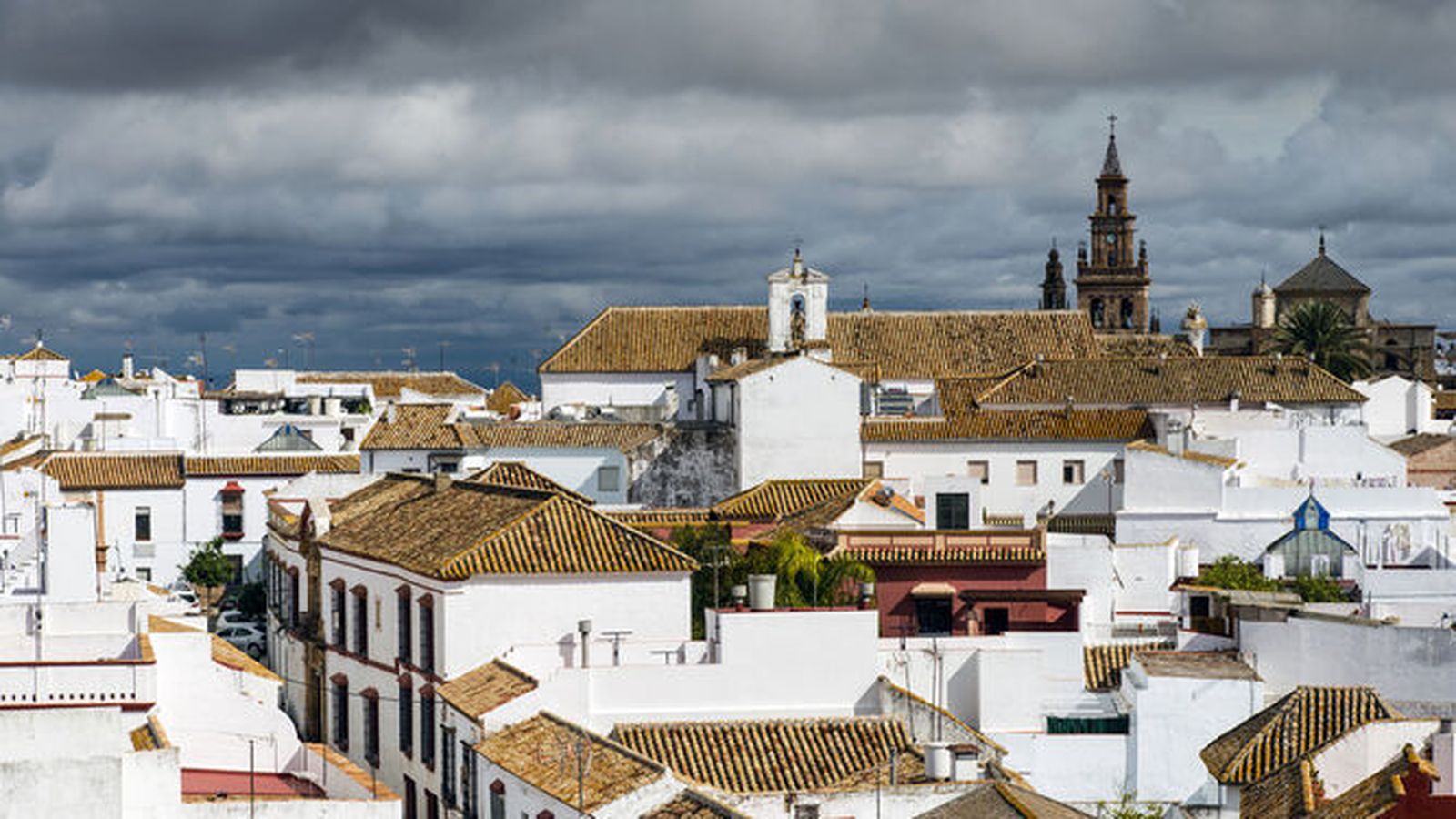 Día de luto en Carmona por la muerte de un hombre en un incendio