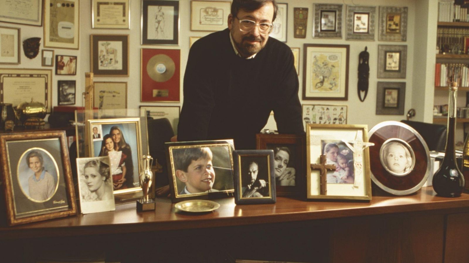 Chicho Ibáñez Serrador en su domicilio en los años 80