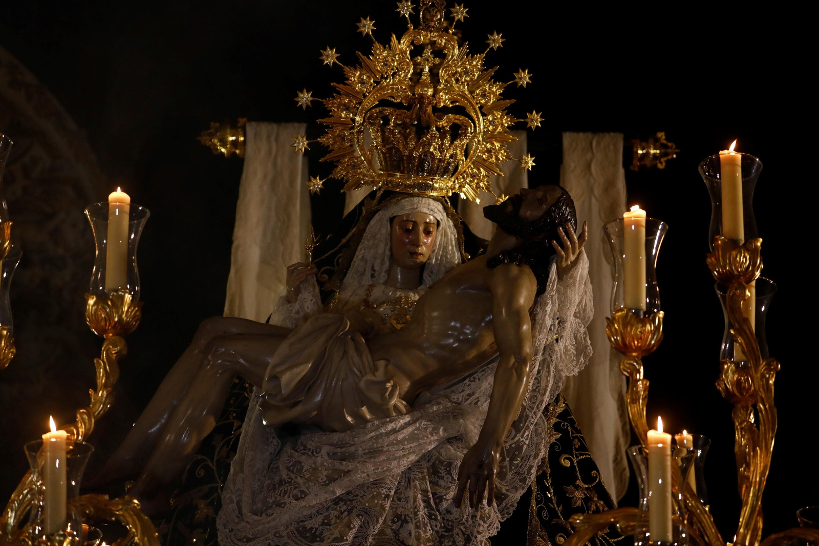 Las mejores imágenes de la hermandad de las Angustias en este Jueves Santo de Córdoba