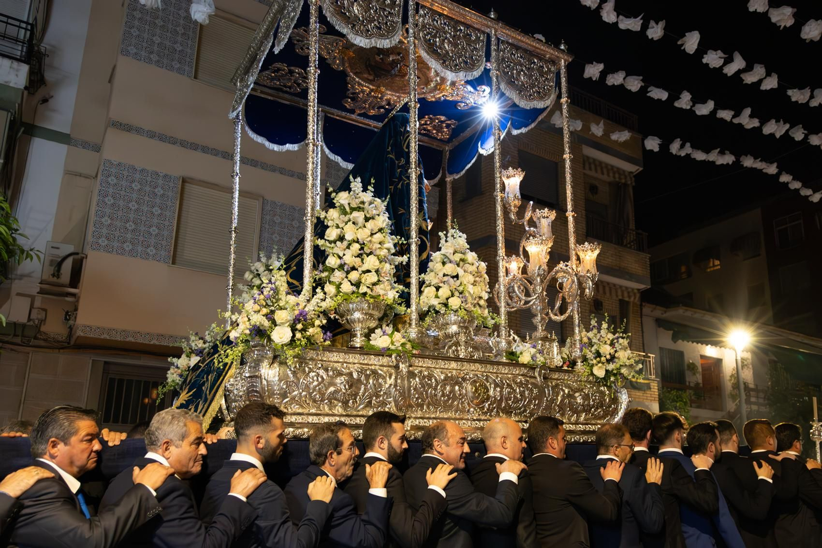 Santa Ana, patrona de Torredelcampo, recibe el bastón de mando como Alcaldesa Perpetua.