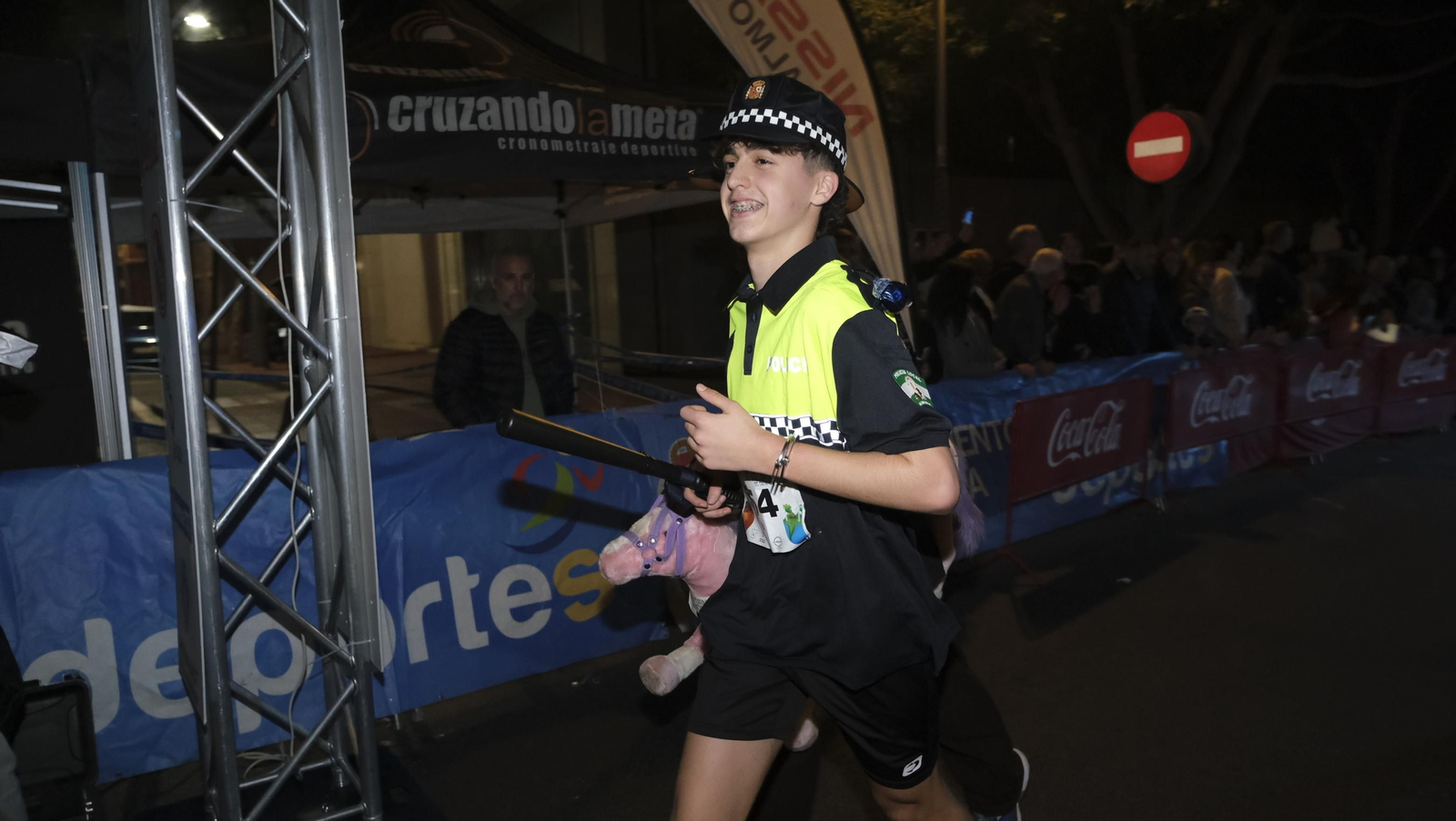 Imágenes de la XIV edición de la San Silvestre de Almería