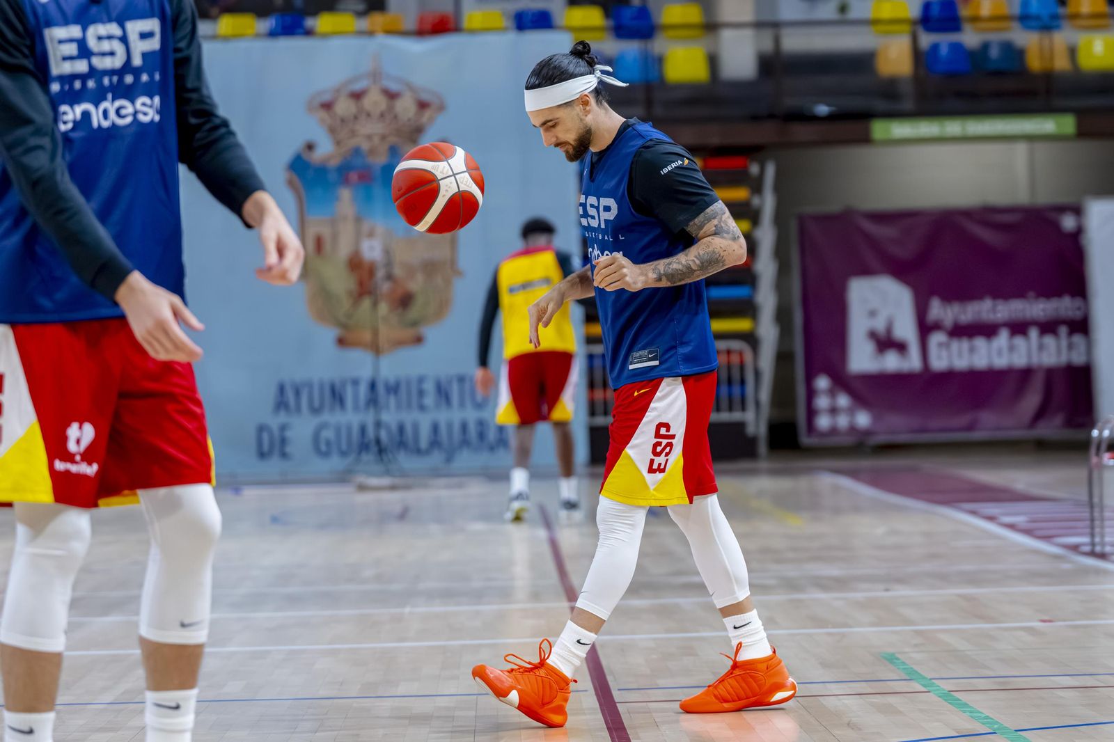 Alberto Díaz, Francis Alonso y Paco Aurioles, en la primera España de Chus Mateo