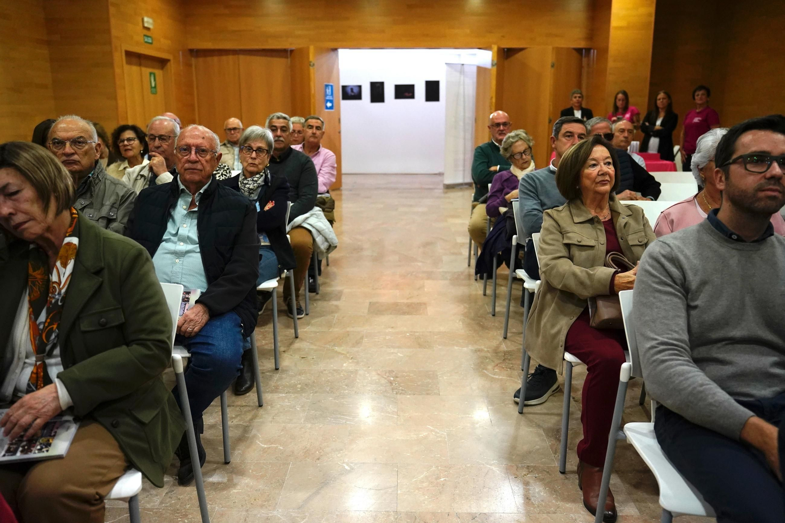 Fotos de la presentacion del libro "Colegio Los Pinos" de Francisco Lòpez Muñoz
