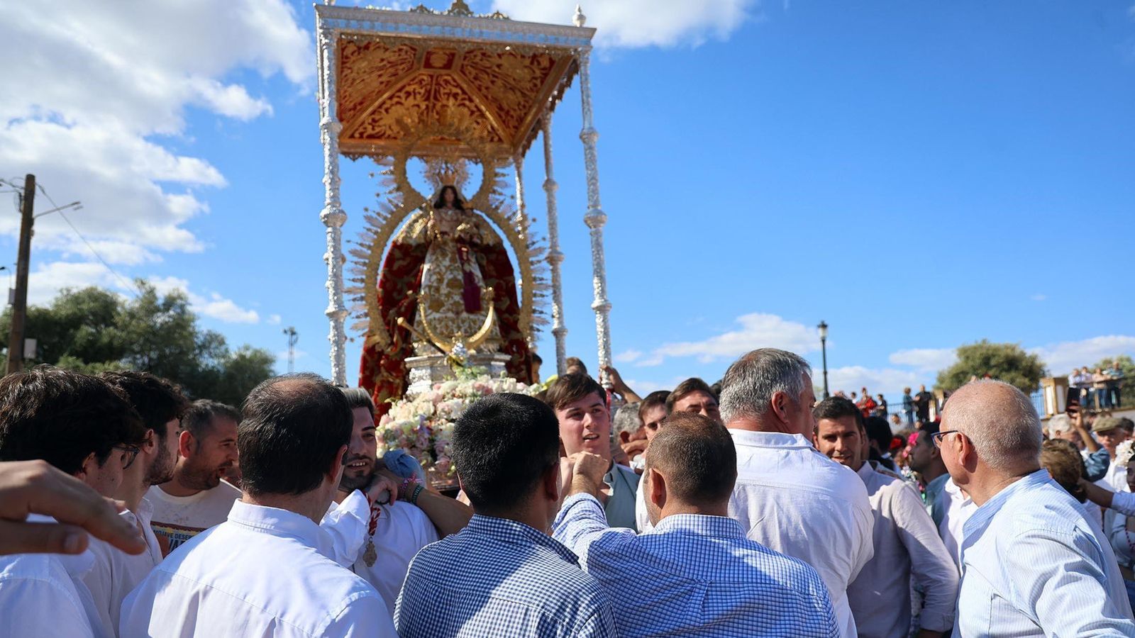 Salida de Nuestra Señora de Montemayor en la romería