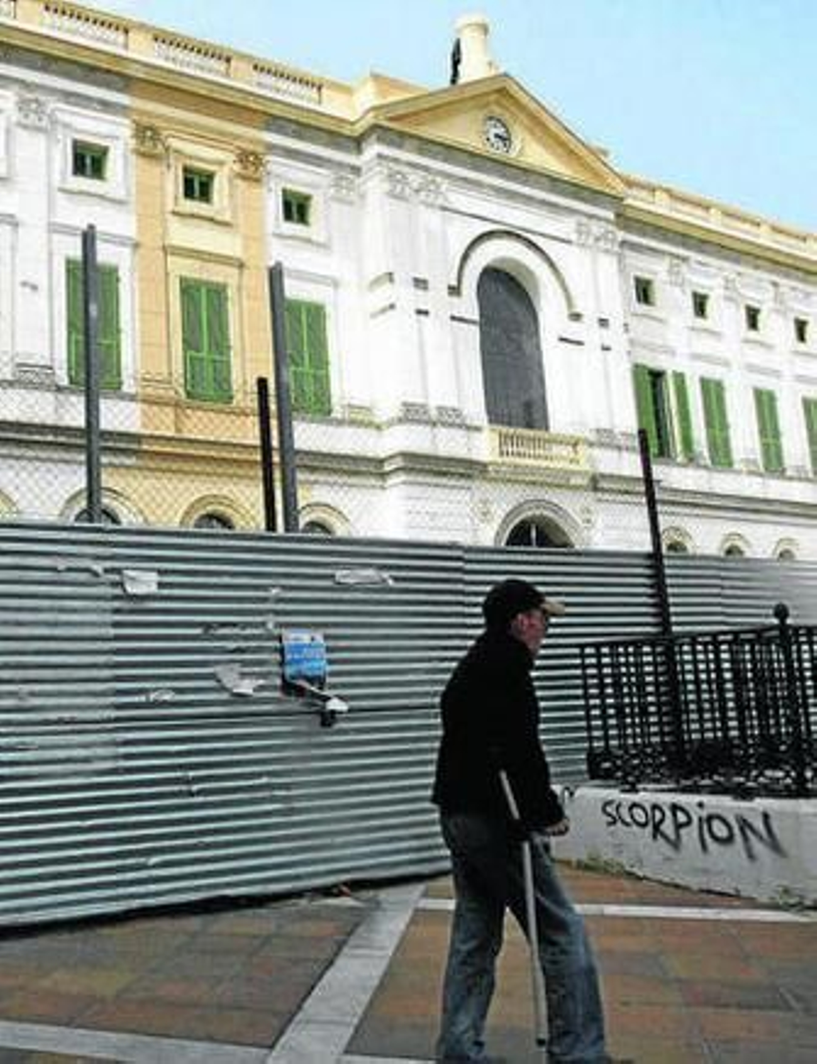 Una imagen del viejo edificio en obras.