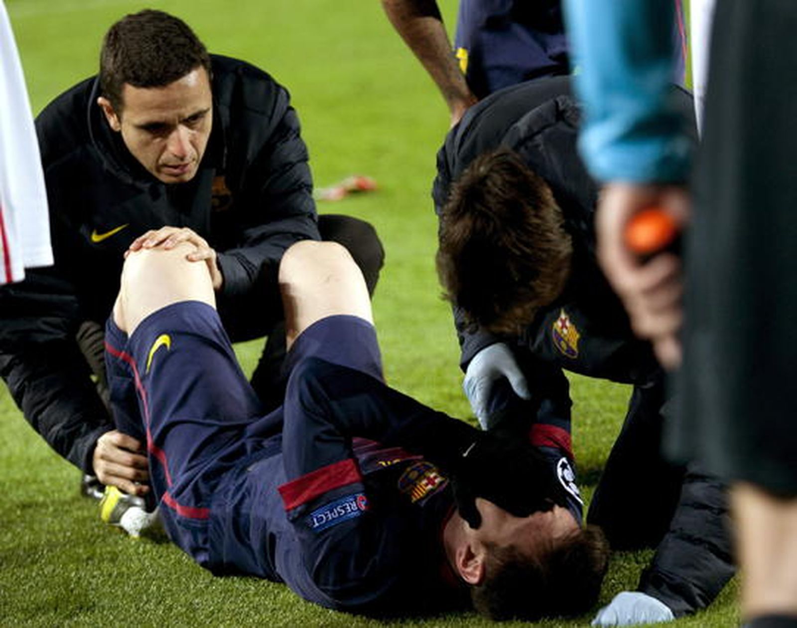 Y Messi se fue en camilla (0-0)